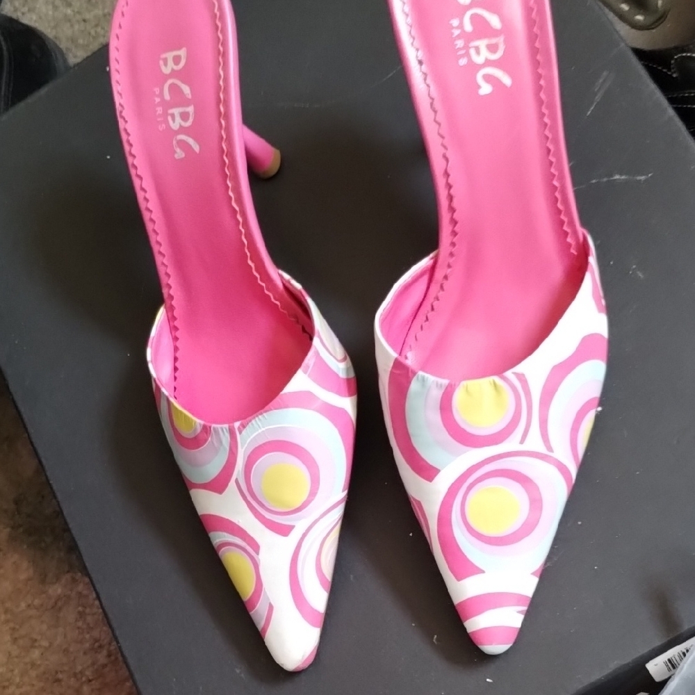 BCBG Pink and White Patterned Heels